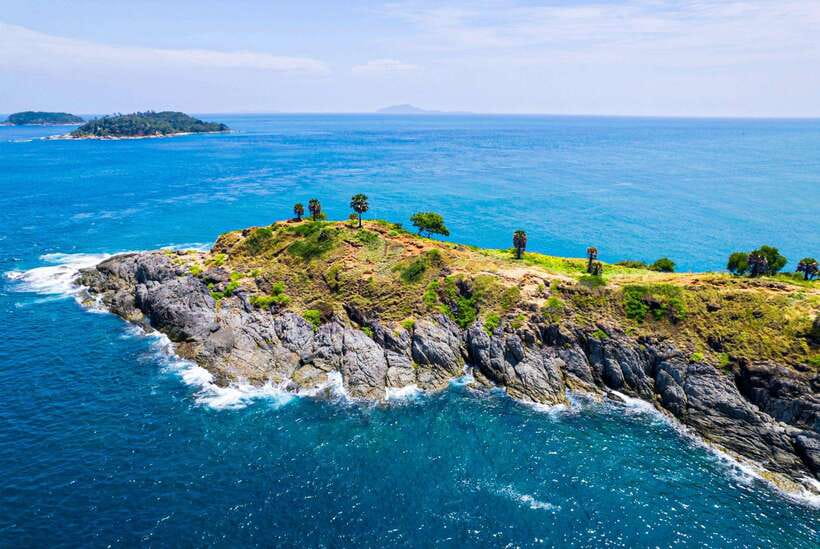 Phuket: Half-Day Viewpoint, Big Buddha and Wat Chalong Tour - Wat Chalong: Phuket’s Largest Temple and Its Famous Monks