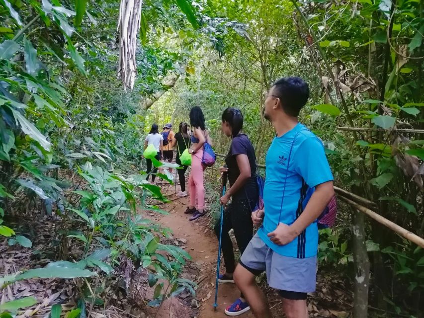 Phuket: Hiking to Sunrise - The picnic breakfast: local fruits, coffee/tea, and a nice conversation pause