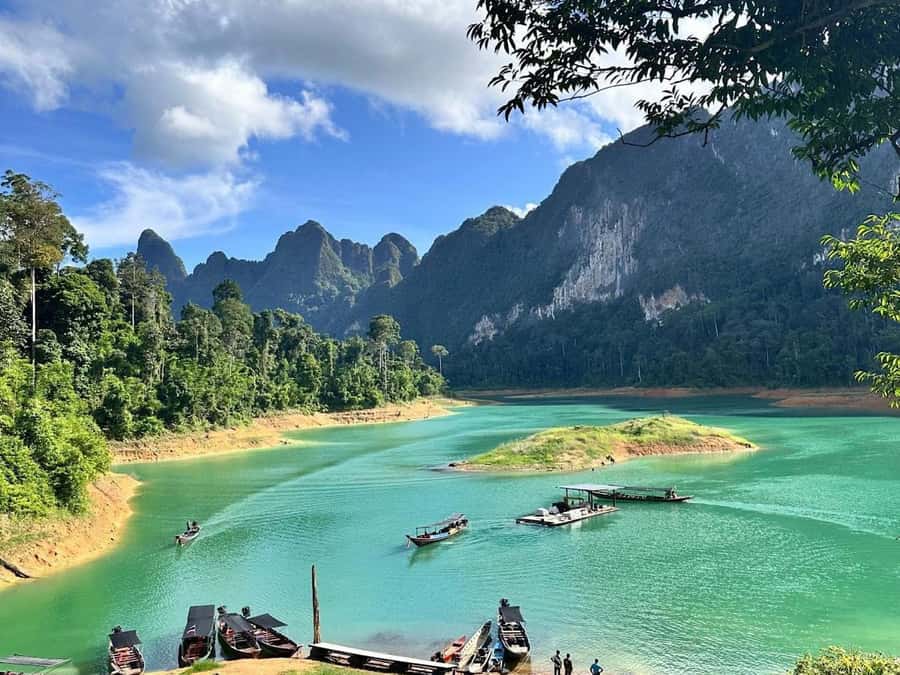 Phuket: Hong Island Lagoon and Lao Lading Island Speed Boat - Entering Hong Lagoon: Emerald Water and Towering Cliffs