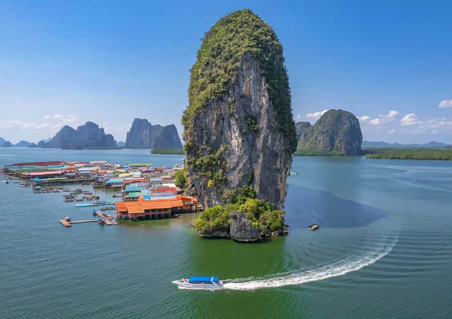 Phuket: James Bond Island, Floating Village Speedboat Tour - Panak Island and Hong Island Beach: where the sea caves start