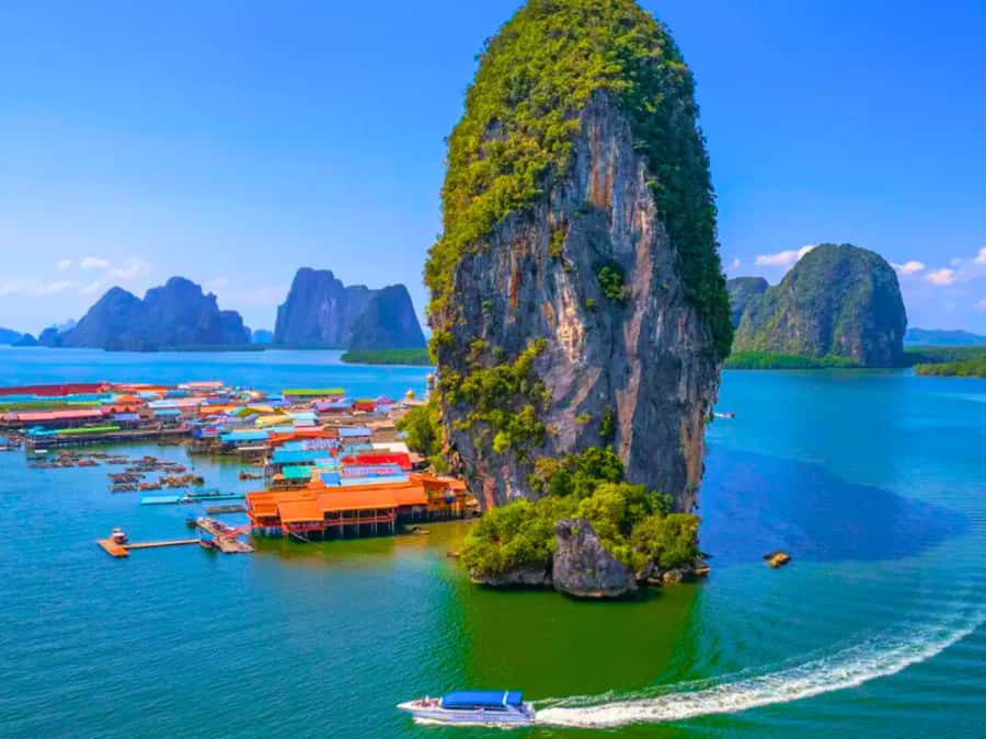 Phuket: James Bonds Island with Lunch and Sea Cave Canoe - James Bond Island: the 007 rock and a guided explanation