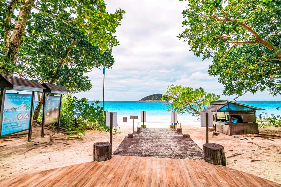 Phuket/Khao Lak: Similan Islands Speedboat Tour with Lunch - Island-by-island plan: Sailboat Rock, coral bays, and beach classics