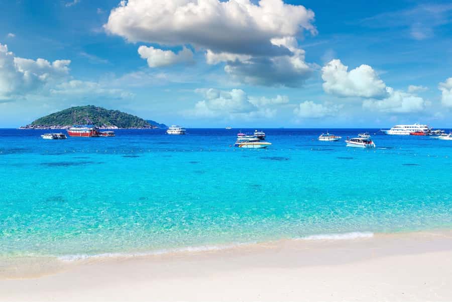 Phuket/Khao Lak: Similan Islands Speedboat Tour with Lunch - The beach lunch you’ll actually remember on a hot island day