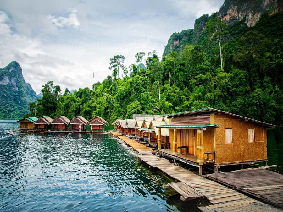 Phuket: Khao Sok and Cheow Lan Lake Tour with Lunch - Monkey Temple and the reclining Buddha: fun, fast, and a little chaotic