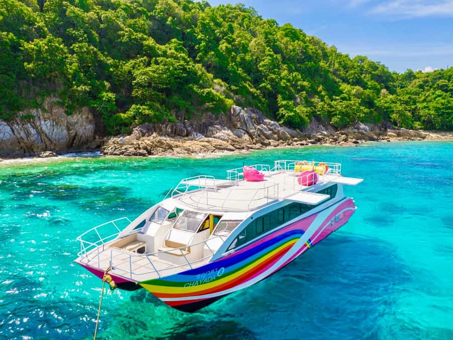 Phuket/Khaolak: Similan Islands Speed Catamaran Premium Trip - The boat day experience: speed catamaran comfort vs. sea conditions