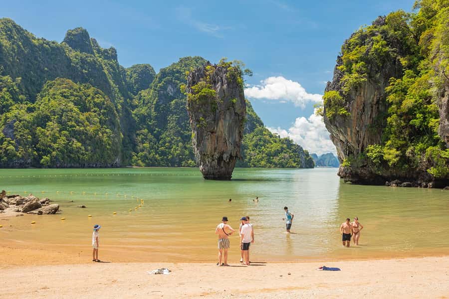 Phuket: Lazy Khao Phing Kan & Yao Islands Speedboat Day Tour - Panyee Island stilt village lunch: the meal that turns into a mini cultural stop