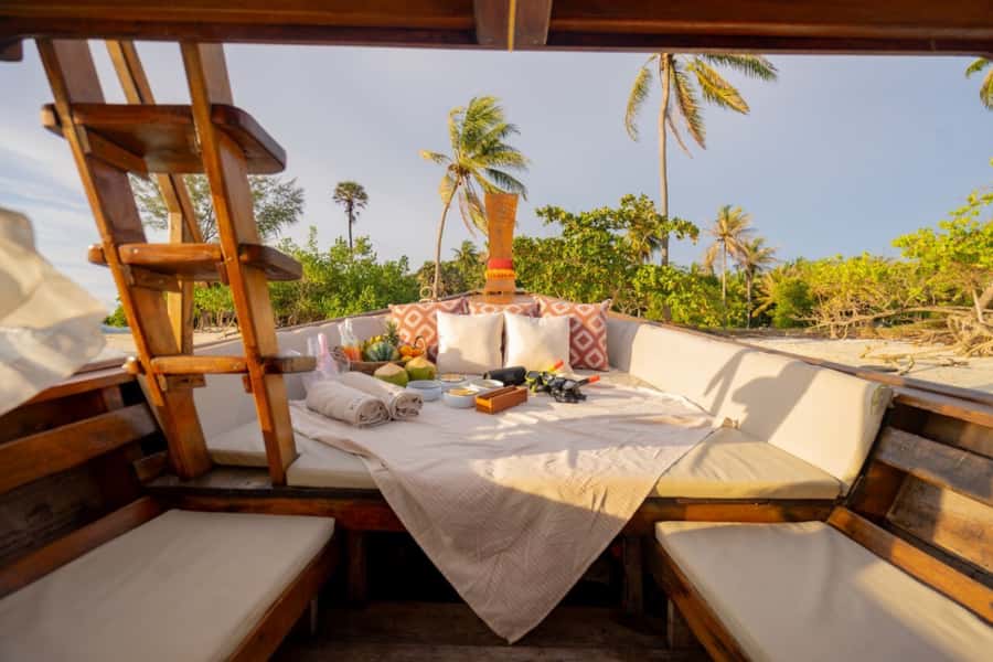 Phuket: Luxury Private Longtail Boat Islands Discovery Tour - From Pa Lai Beach or AA Marina: the start that sets the tone