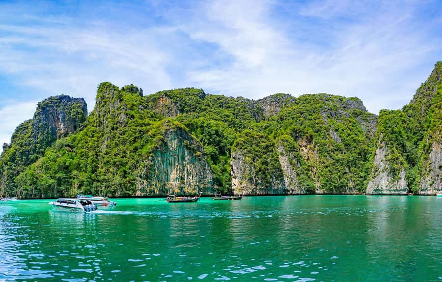 Phuket: Maya Bay, Phi Phi, Green, and Khai Islands Day Trip - Group Size, Overcrowding, and the Boat-Time Trade-Off