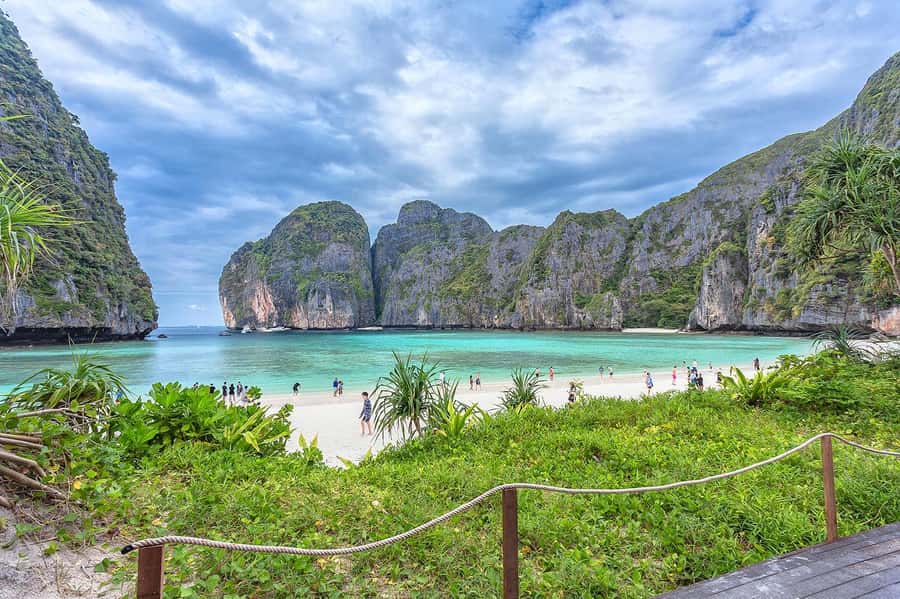 Phuket: Maya Bay, Phi Phi, Green, and Khai Islands Day Trip - Loh Samah Bay and Pileh Lagoon: Where the Water Changes Everything