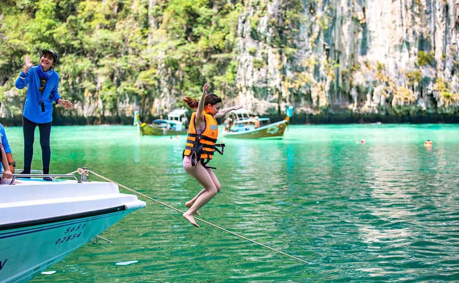 Phuket: Maya Bay, Phi Phi, Green, and Khai Islands Day Trip - Phuket Pickup and the AA Marina Start: Where Timing Matters