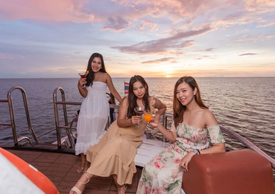 Phuket: Melody Sunset Dinner Cruise - Getting to Ao Chalong Jetty: pickup times that can make or break your evening