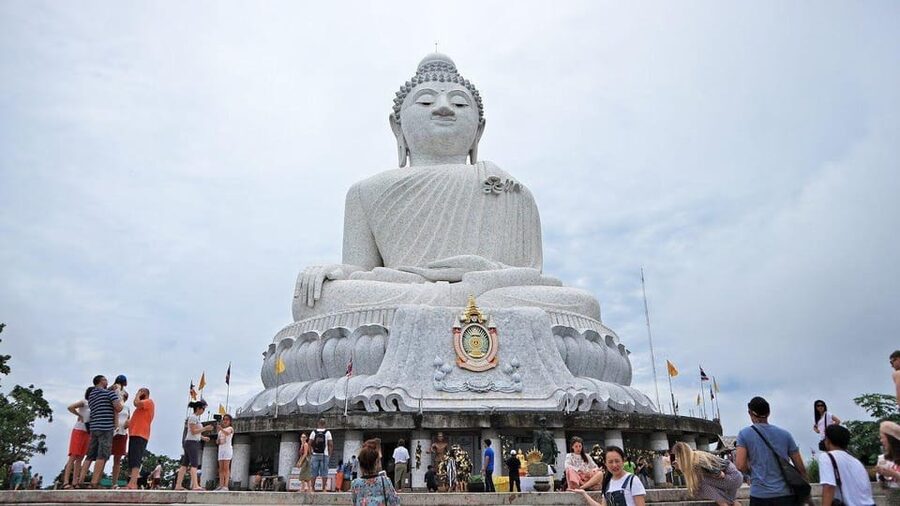 Phuket: Old Town, Chalong Temple, and Great Buddha Van Tour - Price and Value Math for a $160 Group Van Day