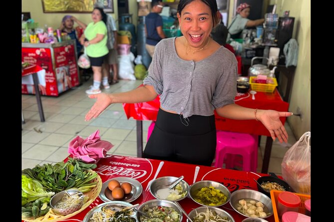 Phuket Old Town Food Tour with 10+ Locals' Favorites Tastings - What You Actually Eat: 10+ Tastings and Drinks