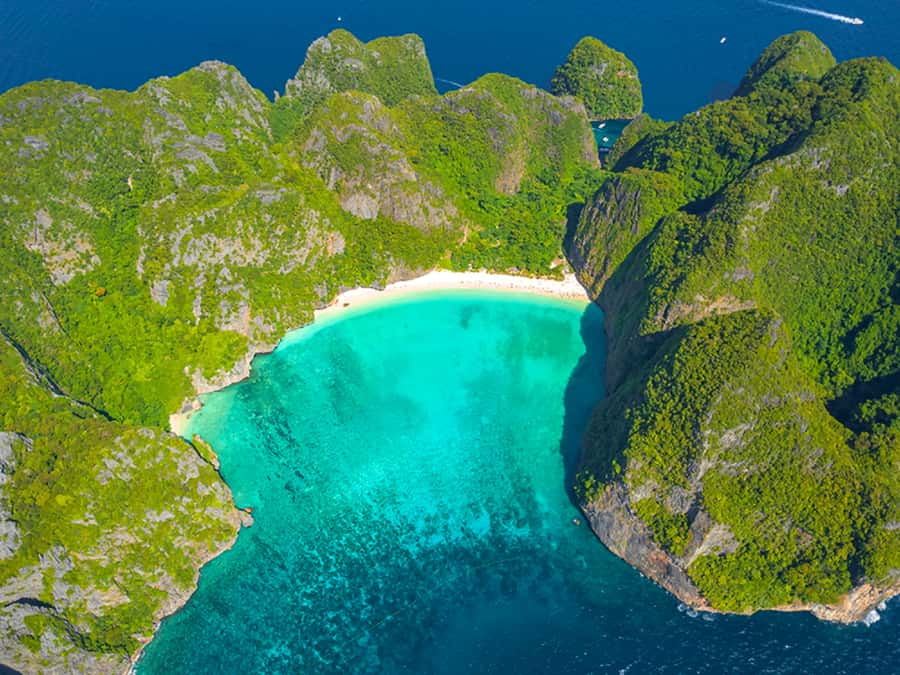 Phuket: Phi Phi & Bamboo Island Day Trip with Buffet Lunch - From Phuket to the pier: what your morning feels like