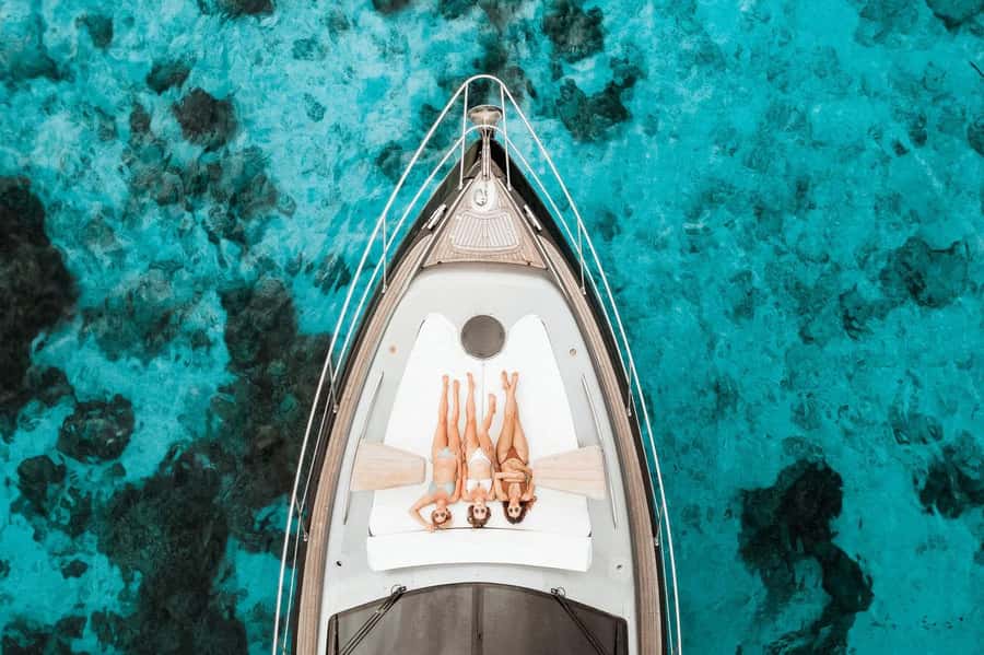 Phuket: Phi Phi Island & Maya Bay Luxury Yacht Day Tour - Pi Leh Lagoon: the cliffs are the show