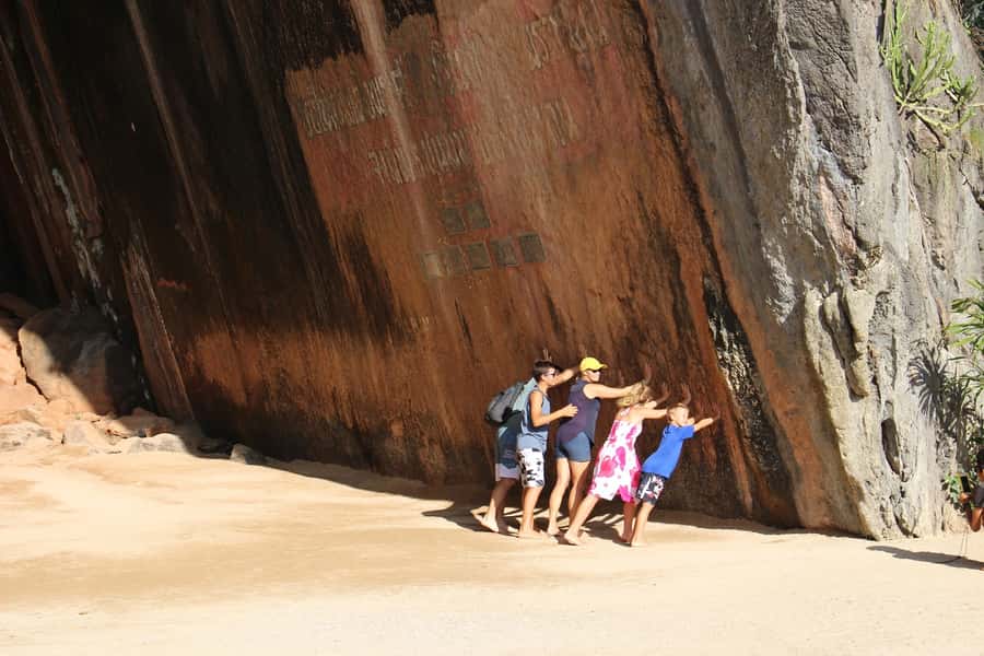 Phuket: Phi Phi & James Bond Island Combo Day Tour w/Lunch - Viking Cave (Ko Phi Phi side): Quick Look, Quick Photos