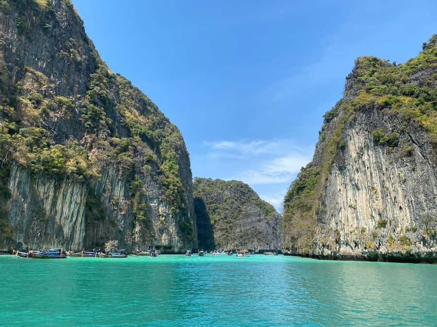 Phuket: Phi Phi & Kai Island Private Speed Boat Tour - Phi Phi Don lunch break: Toansai Bay swim time and local food stops