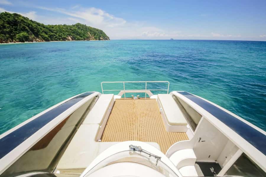 Phuket: Phi Phi & Maithon Island Day Trip by Power Catamaran - Phi Phi Don lunch: where the day refuels