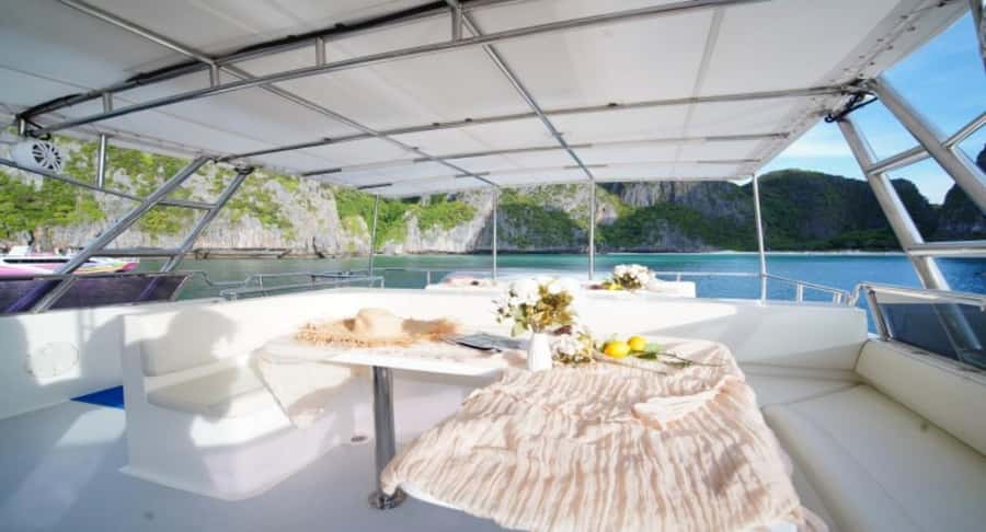 Phuket: Phi Phi, Maya, and Maiton by Luxury Yacht with Lunch - Phi Phi Don lunch and the practical side of timing