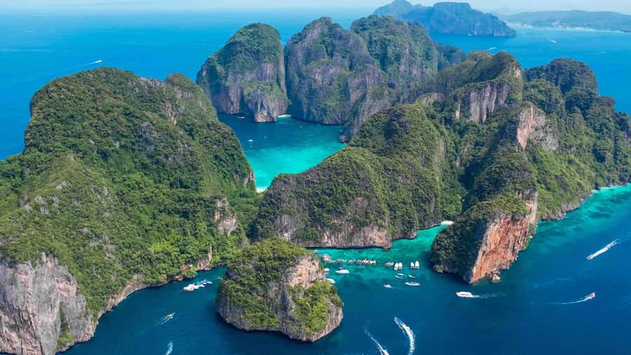 Phuket: Phi Phi, Maya & Bamboo By Premium Speed Catamaran - Maya Bay: famous shoreline, limited time, and how to make it feel special