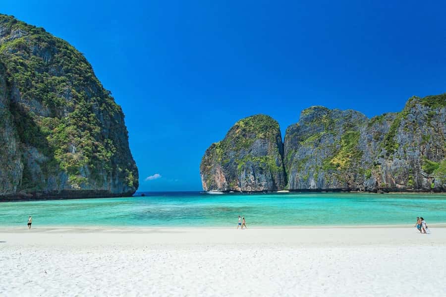 Phuket: Phi Phi Maya Bamboo Island By Speed Catamaran - Ko Phi Phi Le and snorkeling: your second shot at underwater color