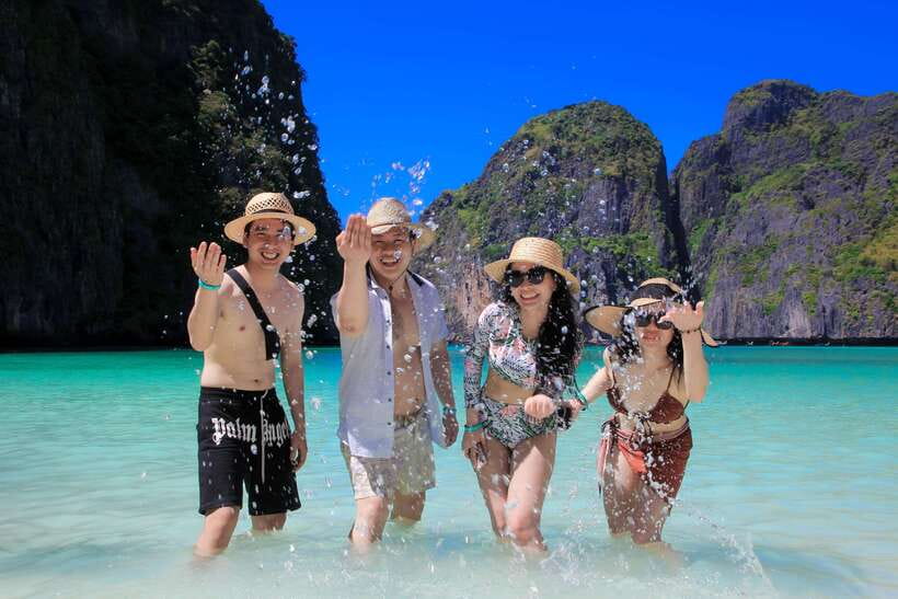 Phuket: PhiPhi, Maya Bay & Khai Island Day Tour with Lunch - The speedboat reality: fast, crowded, and sometimes wet