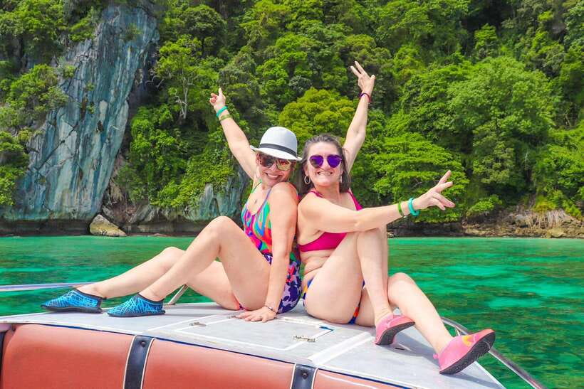Phuket: PhiPhi, Maya Bay & Khai Island Day Tour with Lunch - Maya Bay: the photo stop that can feel like a queue