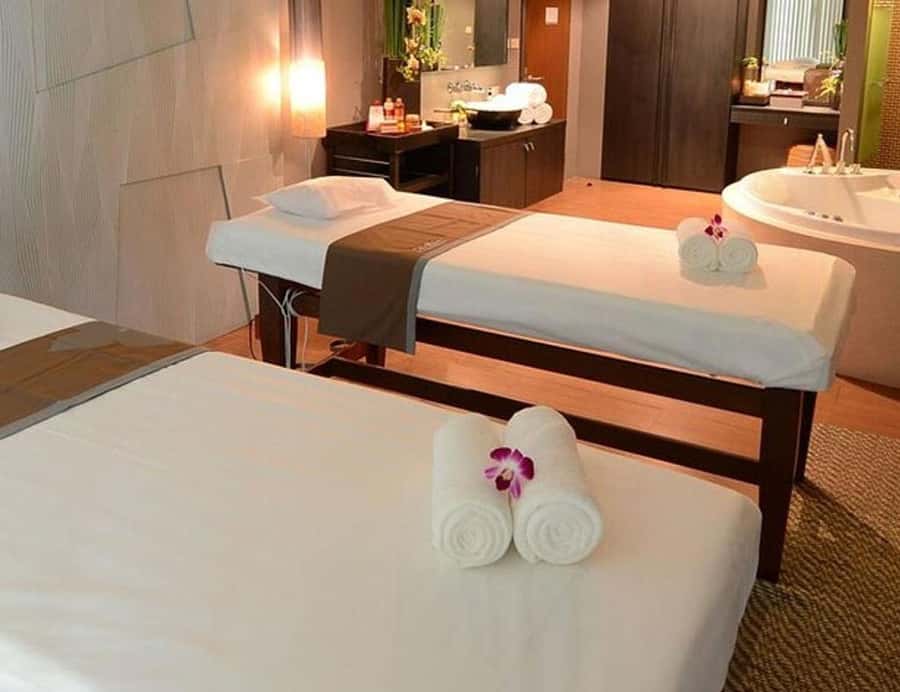 Phuket: Private Tarntara Spa Package with Thai Herbal Drinks - The 1-Hour Aromatherapy Massage: Where the Value Really Starts