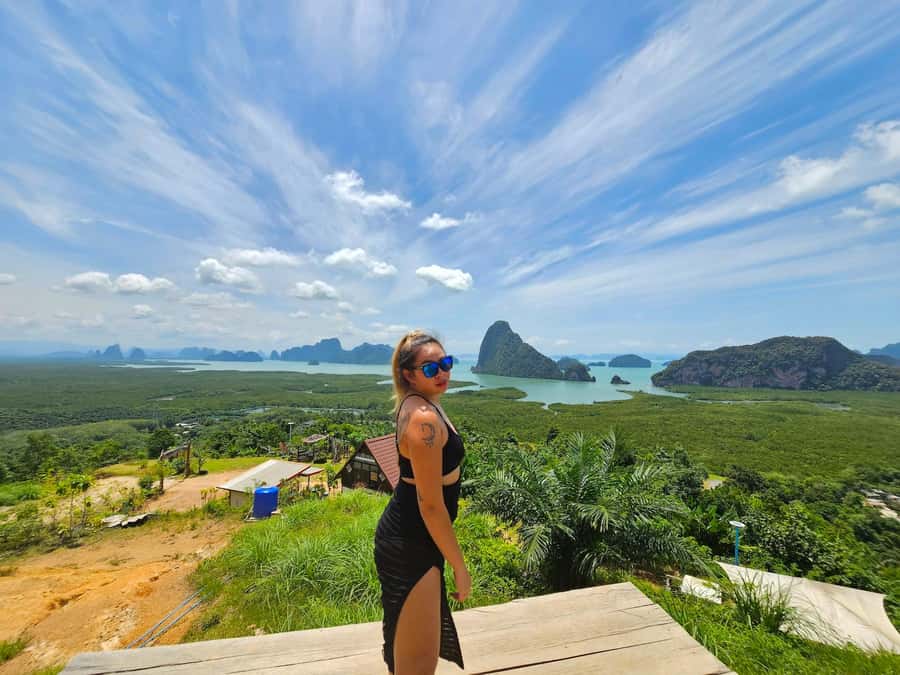 Phuket: Private Tour to James Bond, Ko Panyi & Samet Nangshe - Koh Panyi floating village: lunch with a view and wandering time