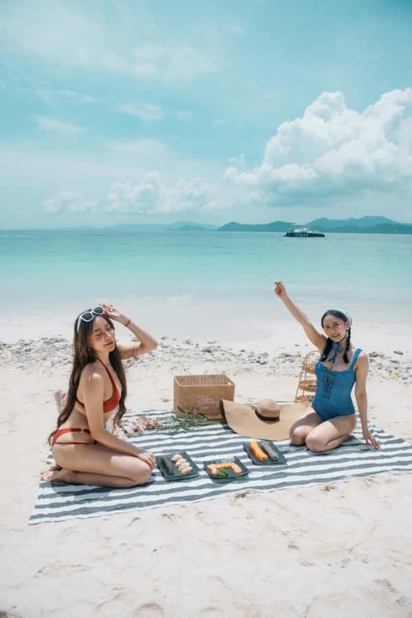 Phuket: Racha Noi & Maiton Catmaran Tour with Beach Picnic - Food, drinks, and the onboard comfort details that add real value