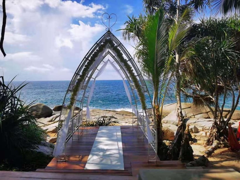 Phuket: Rock Beach Swing Entry Ticket - What to bring: sunscreen, hat, and a camera that you’ll actually use