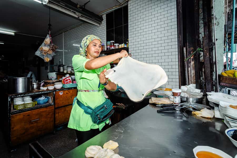 Phuket: Southern Flavours Food Tour with 15+ Tastings - Start at Ranong Main Market: where the tour begins