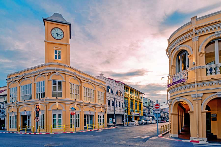 Phuket: Southern Thai Flavors Food Tastings Tour - Phuket Old Town: Oh Aew and the Thalang Road stroll