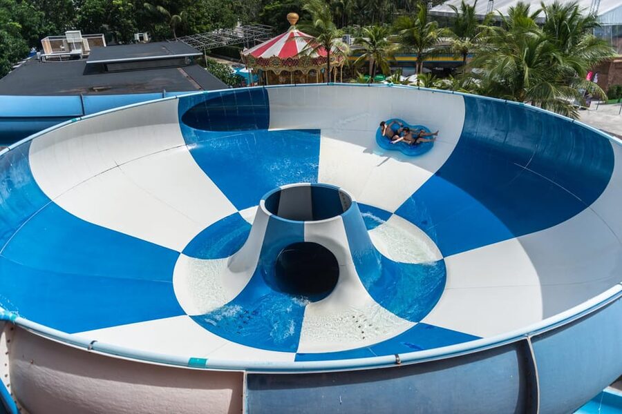 Phuket: Splash Jungle Water Park Entry Ticket - Spring Pool and spray areas: where you catch your breath