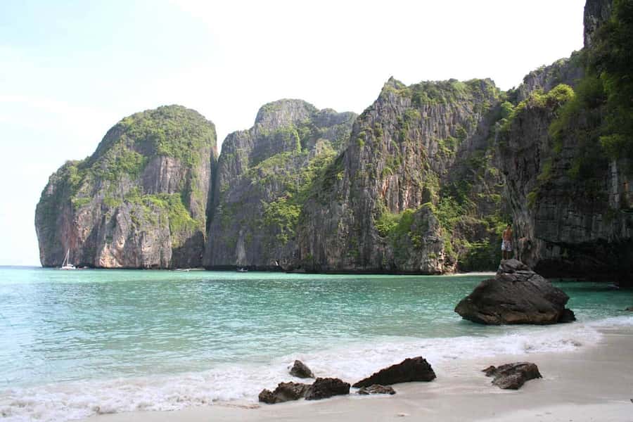Phuket to Phi Phi Full-Day Luxury Speed Boat Charter - Breakfast and briefing at Soho Pool Club: a calm setup before speed and sea