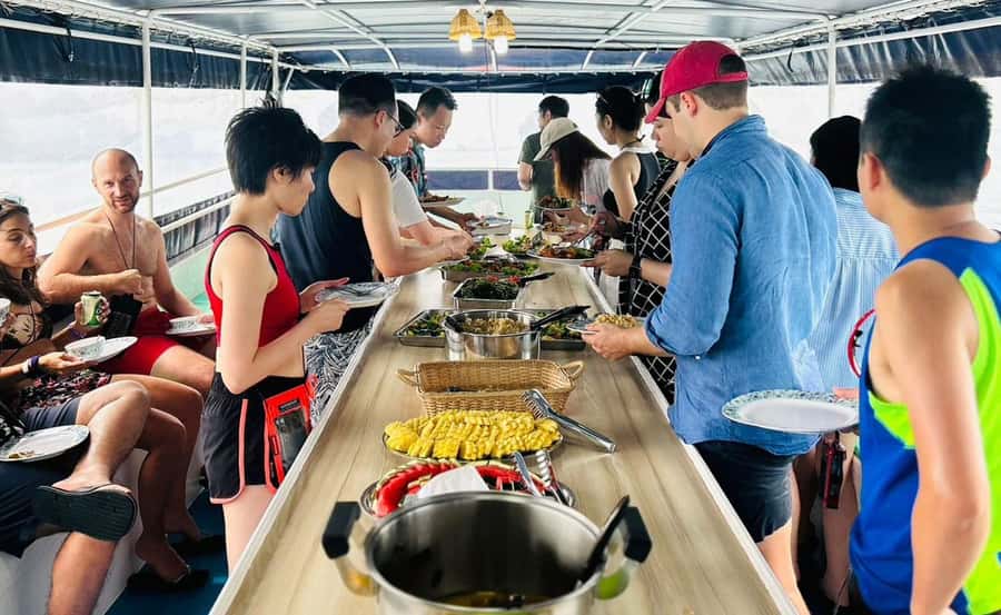 Phuket : Twilight Sea Canoe Tour with Glowing Plankton - Sunset Dinner and the Switch to Twilight Paddling