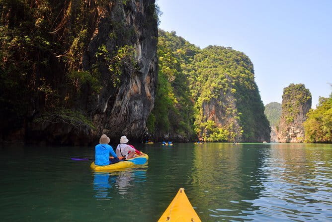 Premium Speedboat Tour: James Bond Island, Phuket - Hong Island canoeing (30 minutes): the most hands-on moment