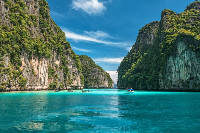 Private Phi Phi 5 Star Islands Full Day Tour - Phuket to Maya Bay: why timing and the hour onshore matter