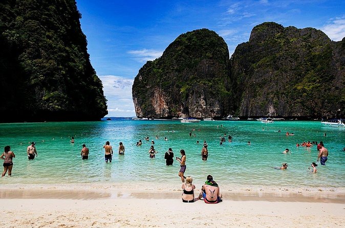 Private Tour Phi Phi Early Bird Premium Tour by Speed Boat - Pileh Bay and Pileh Lagoon Time: Emerald Water and a Swim-Friendly Stop
