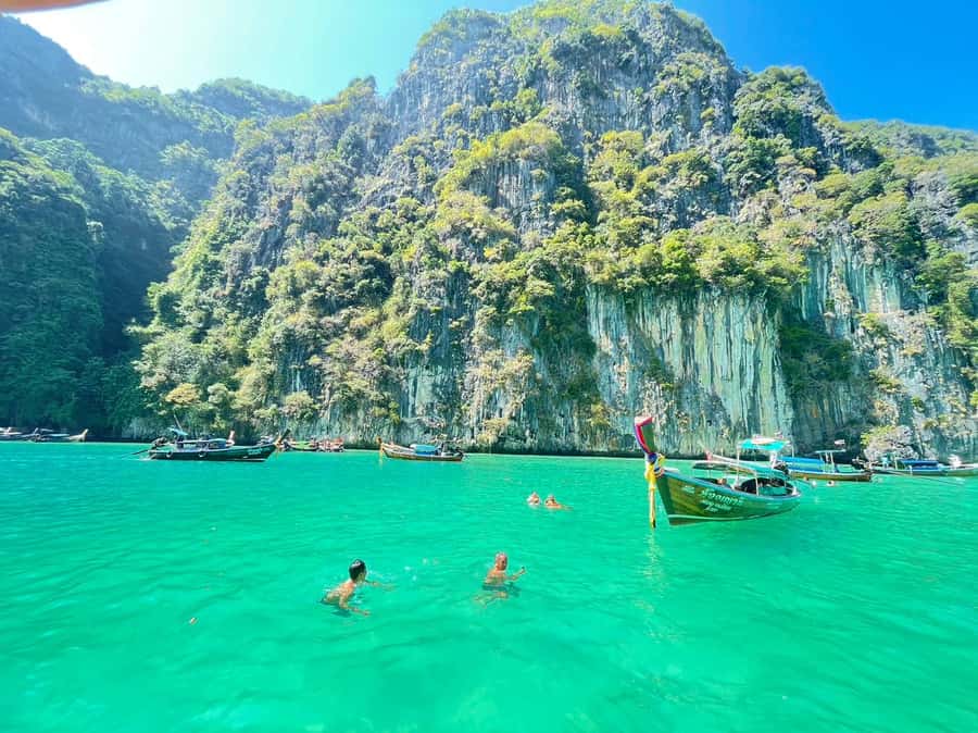 Private VIP Speed Boat to Phi Phi & Maya Bay - Snorkeling gear, life jackets, and what to bring