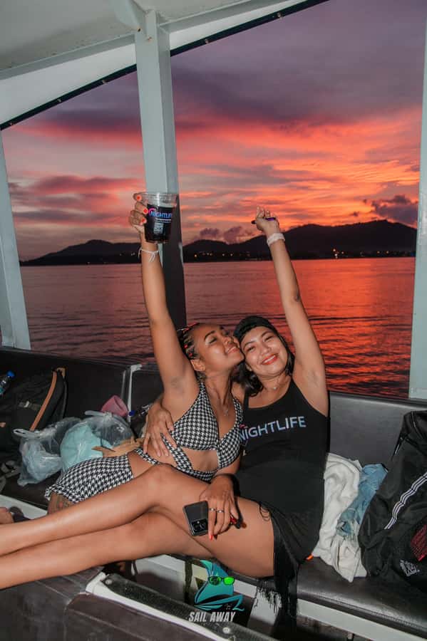 Sailaway Phuket Boat Party - The 5-Hour Timeline: DJ Cruise, Lunch, Water Time, Sunset, Foam