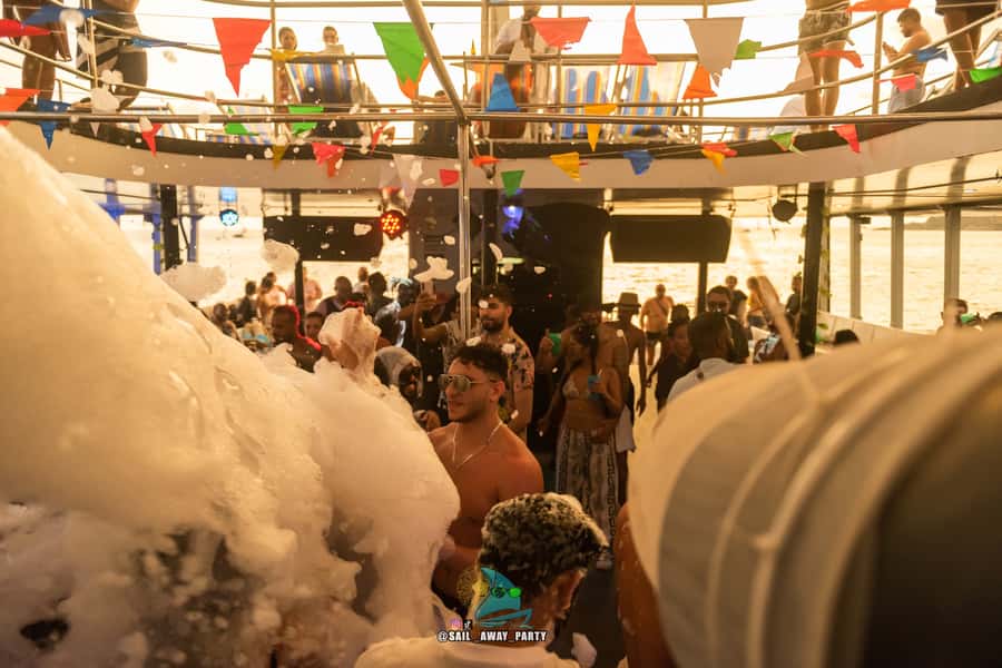Sailaway Phuket Boat Party - Van Pickup at 1 PM: How to Not Lose Time