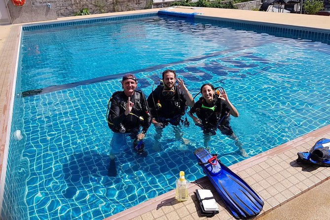 Scuba diving Pool lesson for beginners (1 hour ) - Who Qualifies for This Pool Lesson (and Who Should Think Twice)