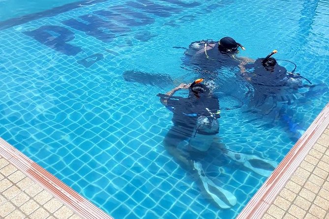 Scuba diving Pool lesson for beginners (1 hour ) - What a 1-Hour Lesson Actually Means (and Why You’ll Still Be There Longer)