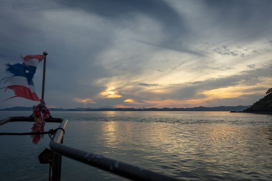 Small Group Phang Nga Bay Relaxing Sunset tour with Lunch - The Beach Swim Stop: Koh Lawa or Koh Nakka Noi
