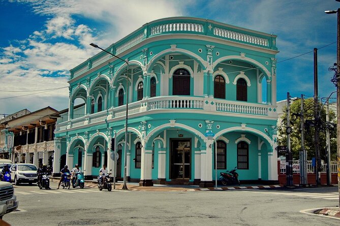 Southern Flavors Phuket Food Tour with 15+ Tastings - Why Phuket Old Town Food Tastes Better With a Guide