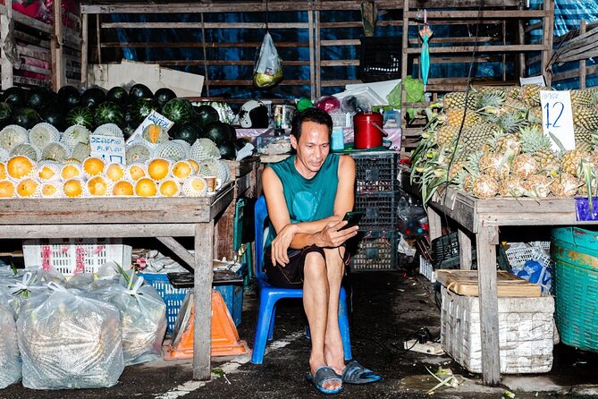 Southern Flavors Phuket Food Tour with 15+ Tastings - Sweet Stops in the Afternoon: Fruit and Dessert That Actually Finish the Meal