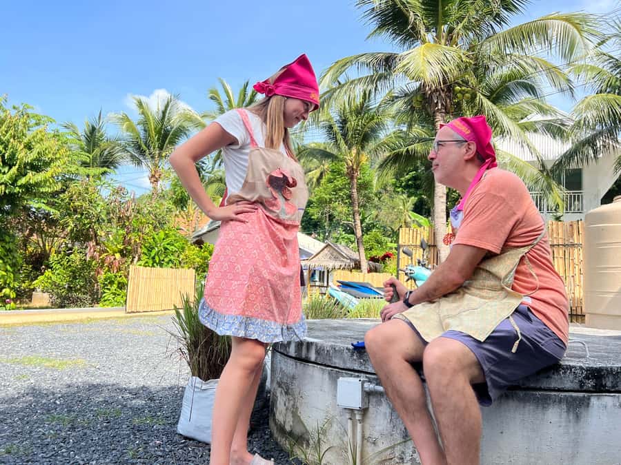 Thai Cooking Class with Market & Garden Tour - Hotel pickup and the 5-hour flow: lunch class vs dinner class